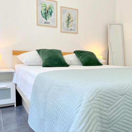 ראב Rab City Apartment Greeny מראה חיצוני תמונה